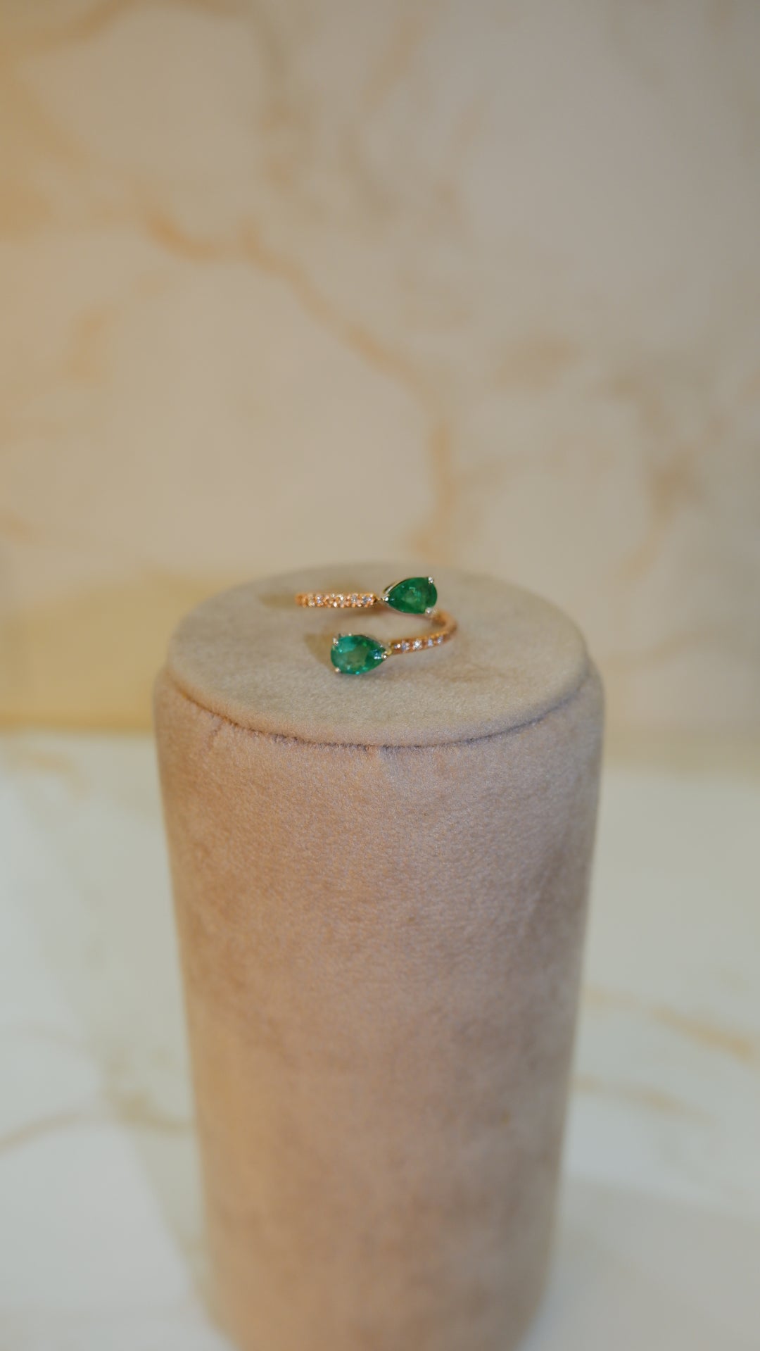 ANELLO CONTRARIE SMERALDO