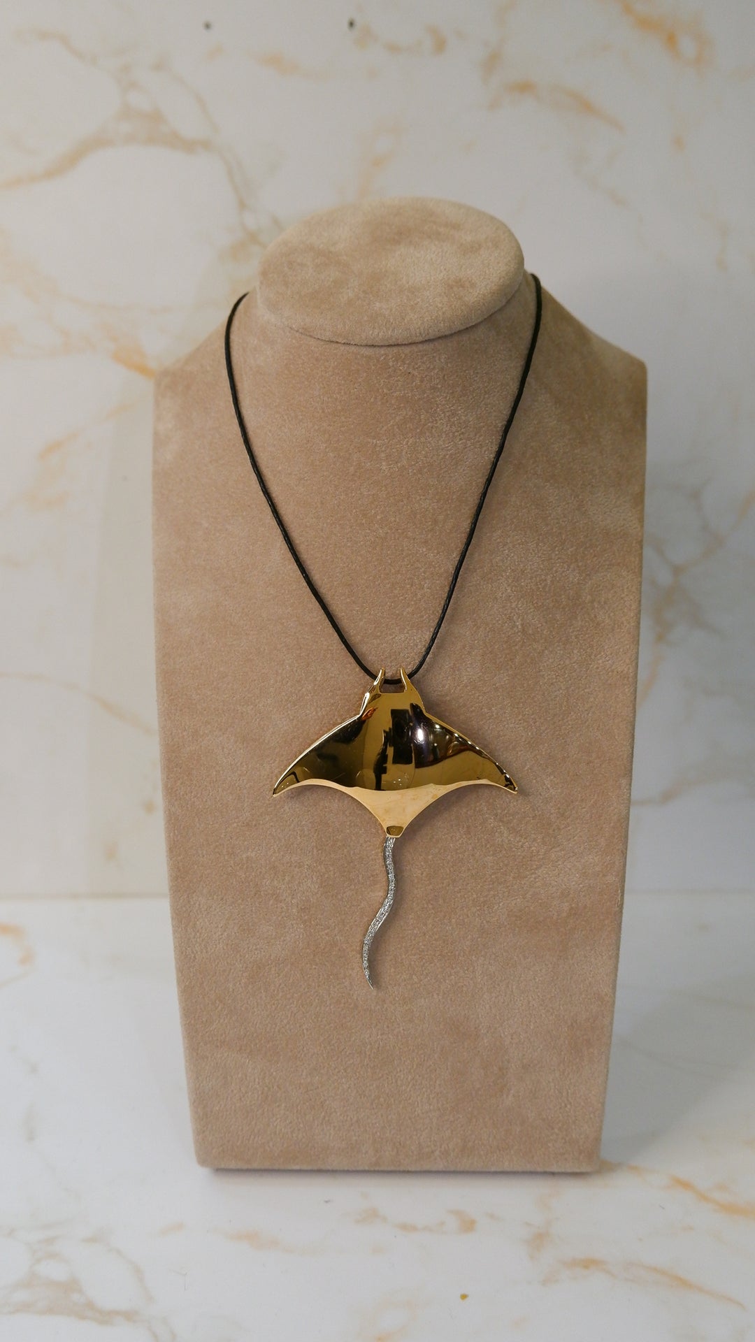 COLLANA MANTA GRANDE ORO GIALLO