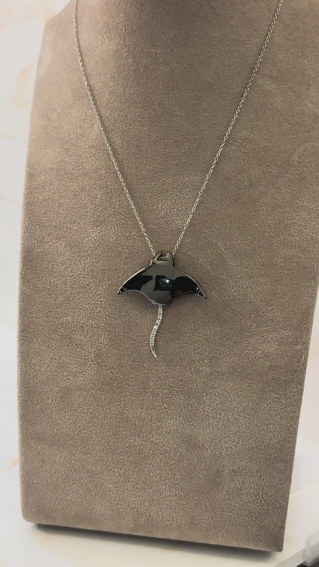 COLLANA MANTA CODA BRILLANTI